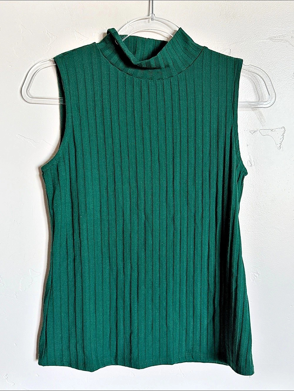 CeCe Rib Mock Neck Sleeveless Top in Green Size Small
